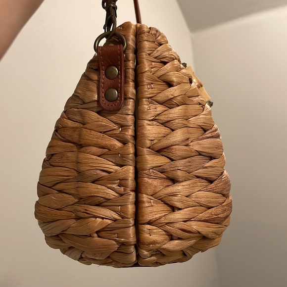 Straw Summer Bag (with detachable strap) - Picture 3 of 11